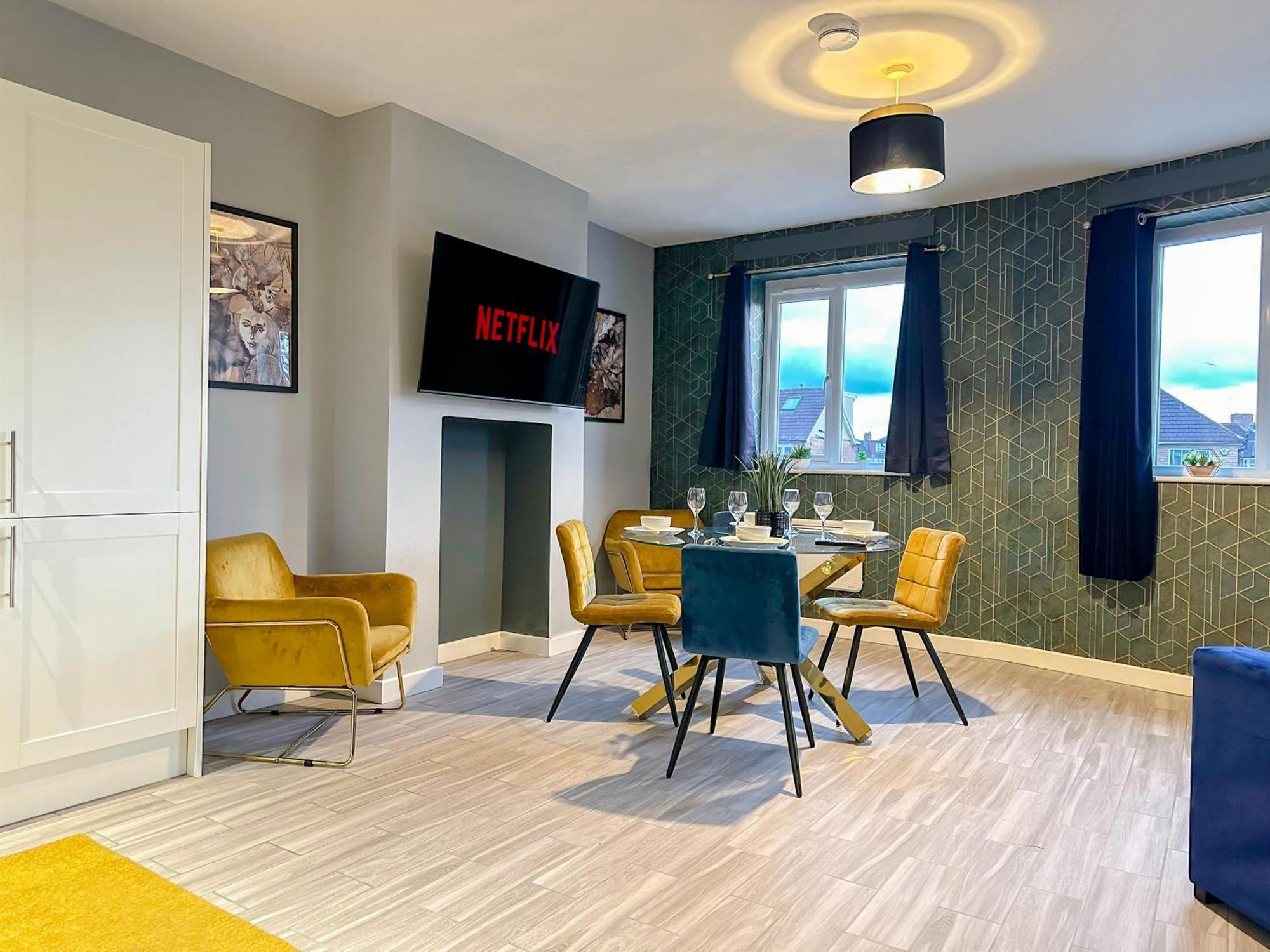 Luxury Boutique Apartments Block Free Street Parking Хаунслоу Экстерьер фото